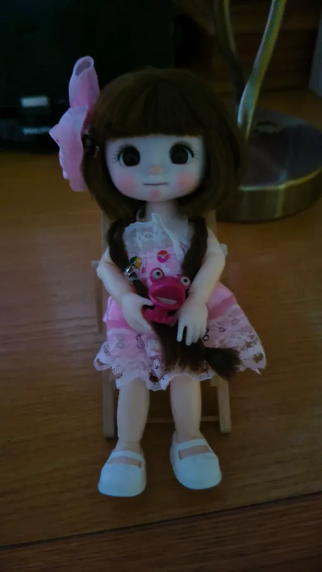 Muñeca BJD rosa con lazo