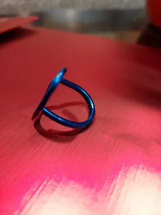 Anillo ovalado diseño azul