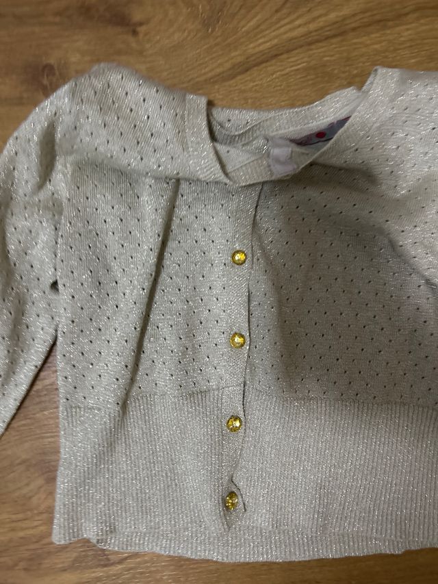 Chaqueta fina brillante con botones