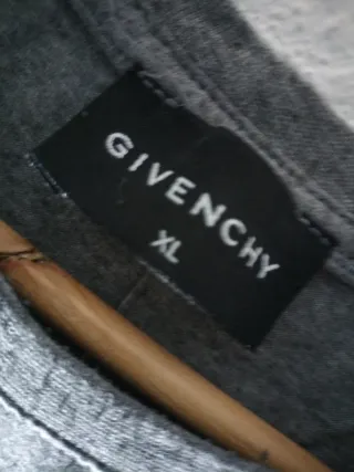 Camiseta Givenchy Paris Talla XL
