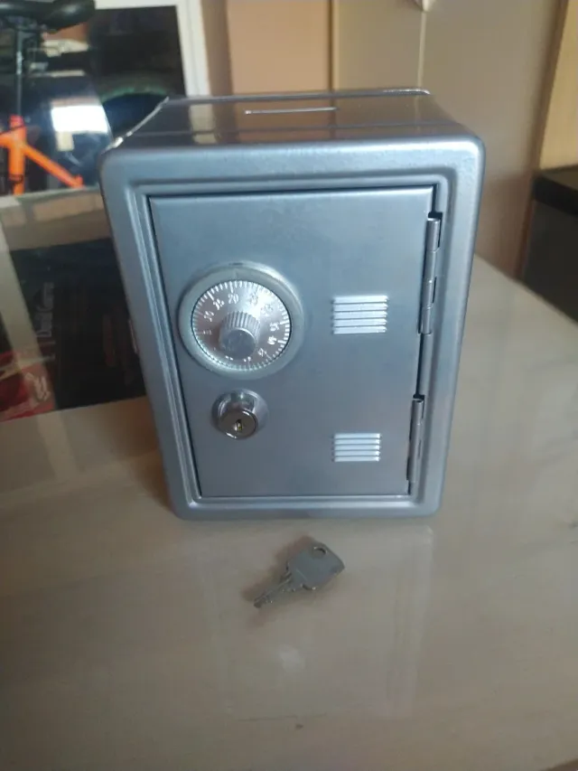 Cassaforte Giocattolo con Chiave e Combinazione