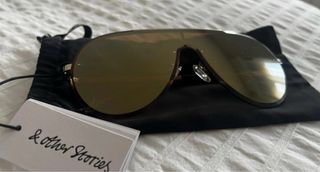 Gafas de sol & Other Stories marrones y doradas
