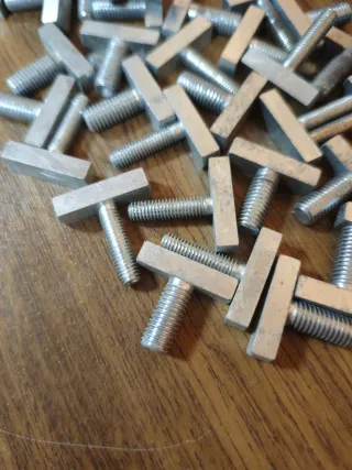 Tornillos punta de martillo