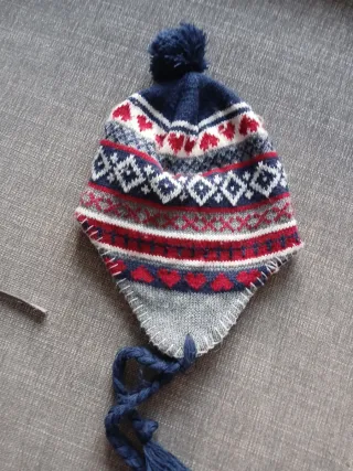 Gorros de bebé gris, multicolor y de pana beis