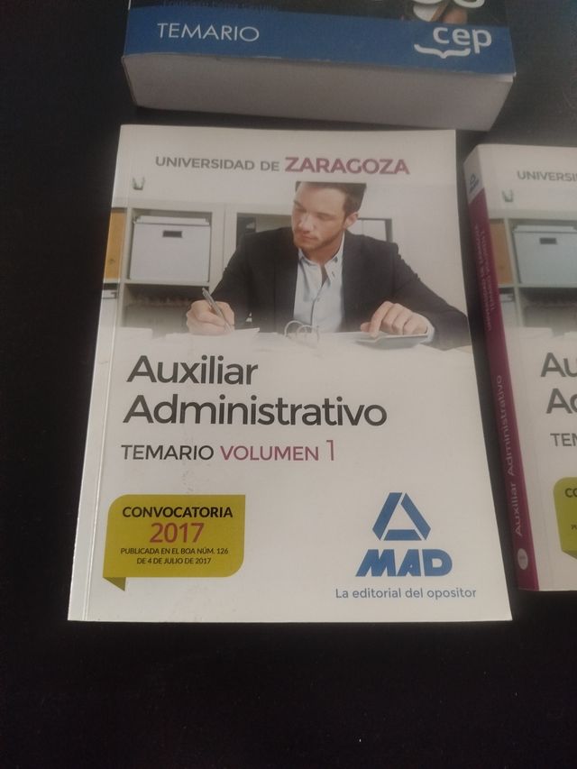 Auxiliar Administrativo de la Universidad de Za...
