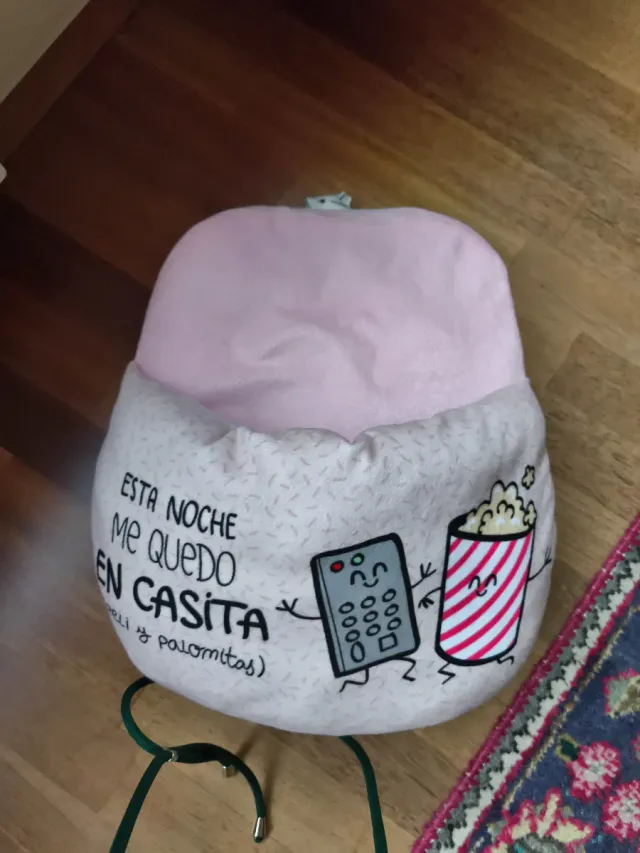 Zapatilla enorme divertidas Noche de peli