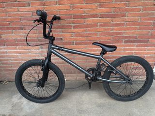 Bicicleta BMX para niño