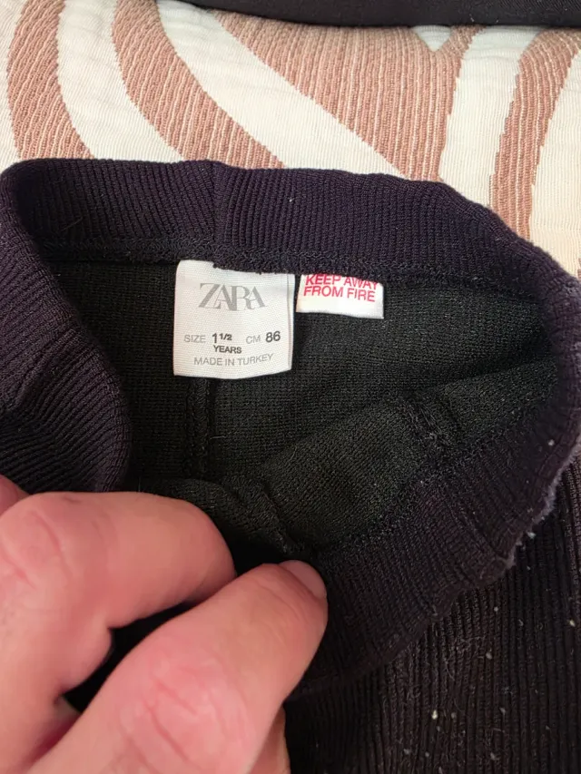 Pantalón Zara bebé acampanado negro