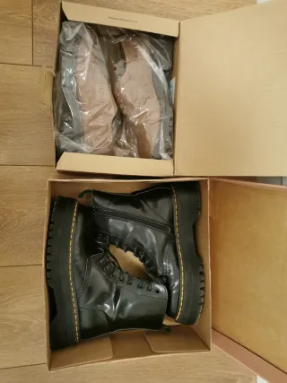 Botas negras con cordones y plataforma Brownie.