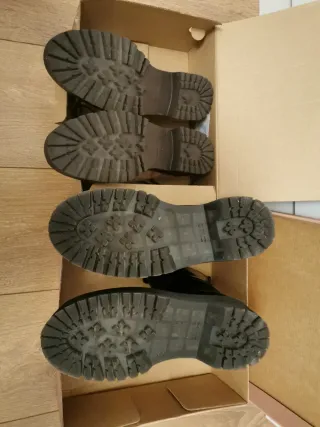 Botas negras con cordones y plataforma Brownie.