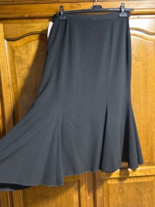 Falda negra elegante