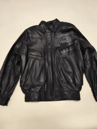 Chaqueta de cuero negra Talla 48