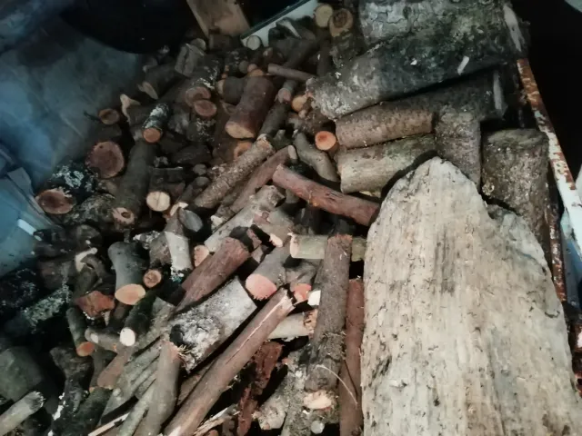 Leña de abeto para venta al por menor