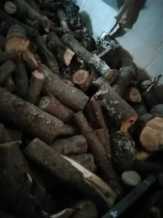 Leña de abeto para venta al por menor