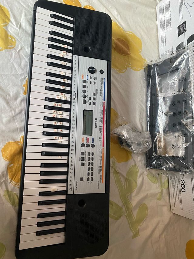 Teclado Yamaha YPT-260