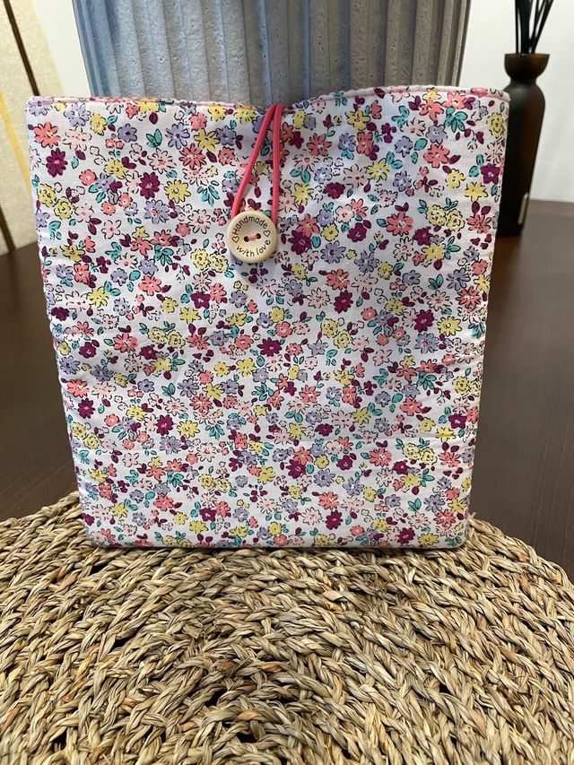 Funda Kindle multicolor con botón