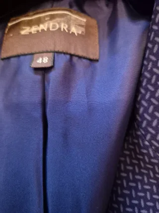 Traje morado con estampado Falda talla 46