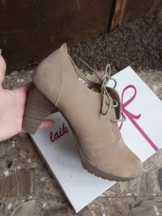 Zapatos tacón beige sin estrenar T40