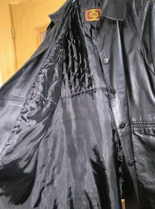 Chaqueta de piel negra
