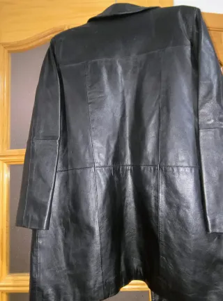 Chaqueta de piel negra