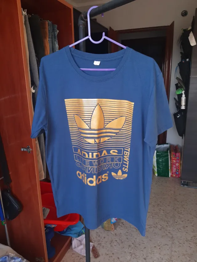Camiseta Adidas Azul y Dorada
