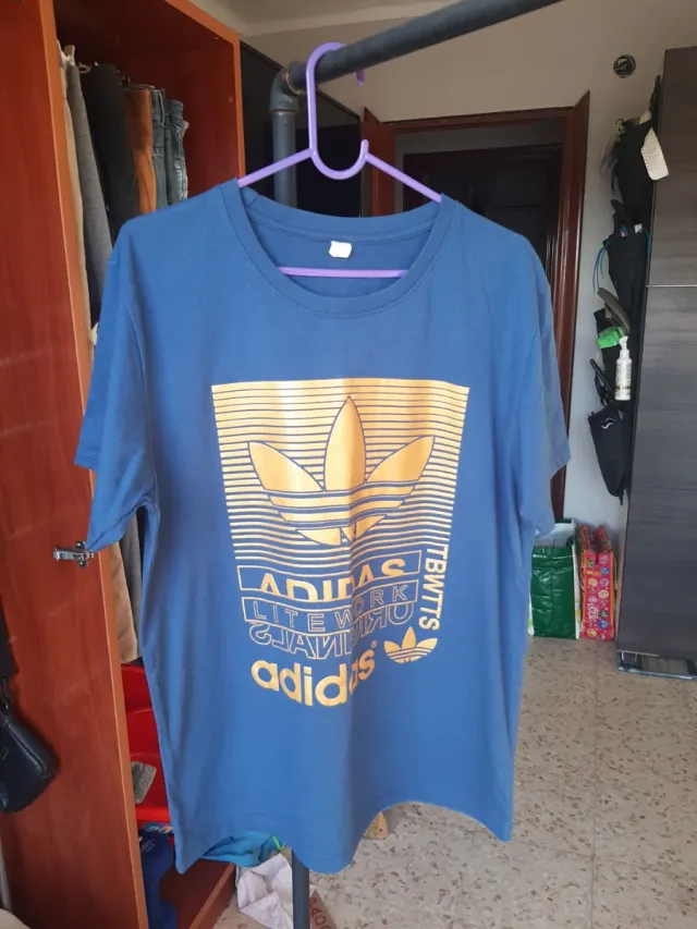 Camiseta Adidas Azul y Dorada