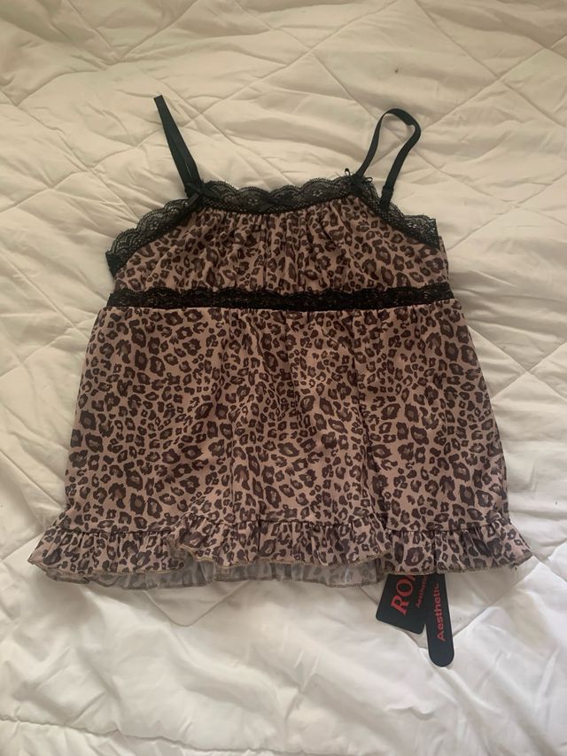 Top leopardo con encaje