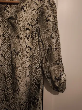 Blusa Stradivarius Estampado Serpiente Talla S