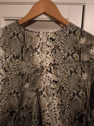 Blusa Stradivarius Estampado Serpiente Talla S