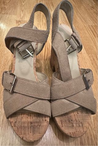 Sandalias mujer Bimba y Lola ante beige