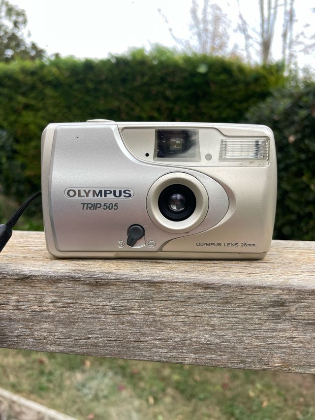 Cámara Olympus Trip 505 35mm Plata