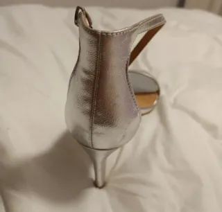 Zapatos tacón plateados Marypaz talla 39