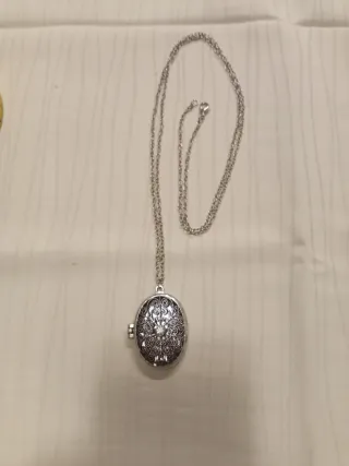 Ciondolo portafoto con catenina