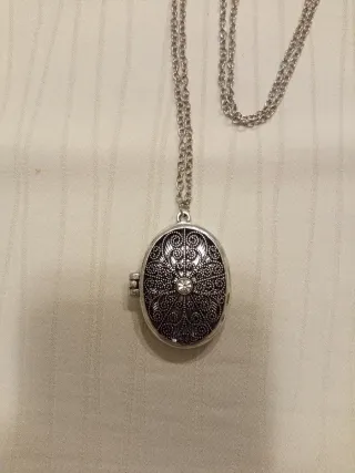 Ciondolo portafoto con catenina