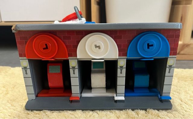 Parking Bomberos, Policía y Ambulancia