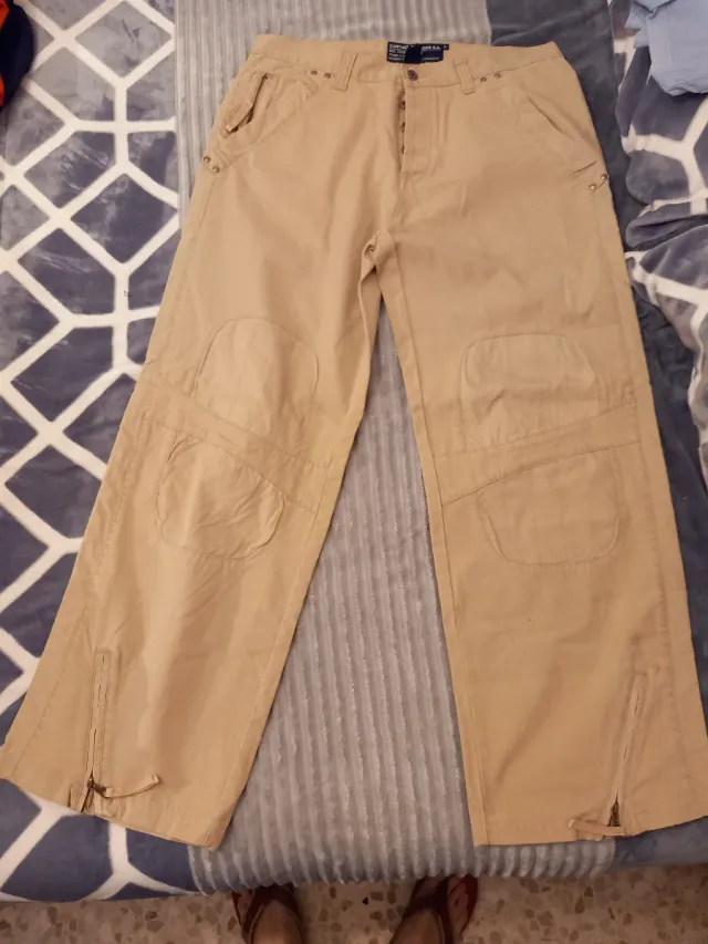 Pantalón cargo beige hombre