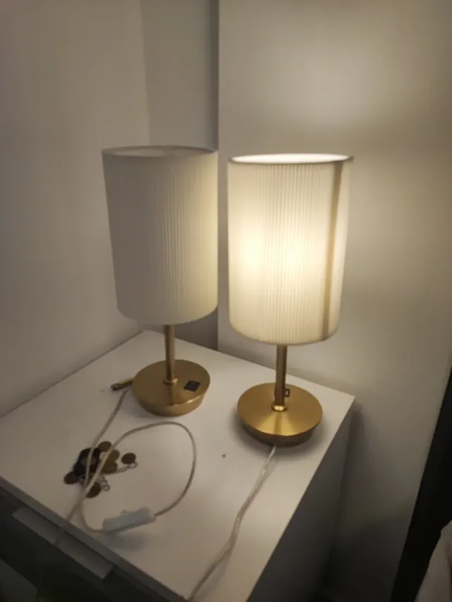 2 Lámparas Mesita Noche Doradas