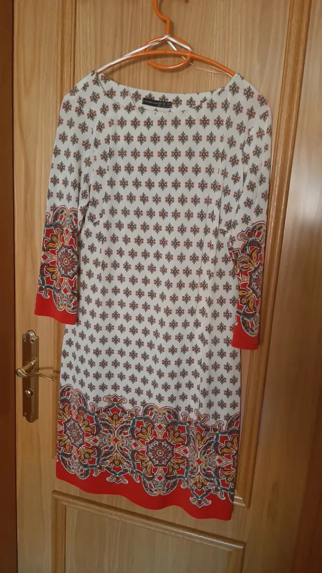 Vestido estampado manga francesa