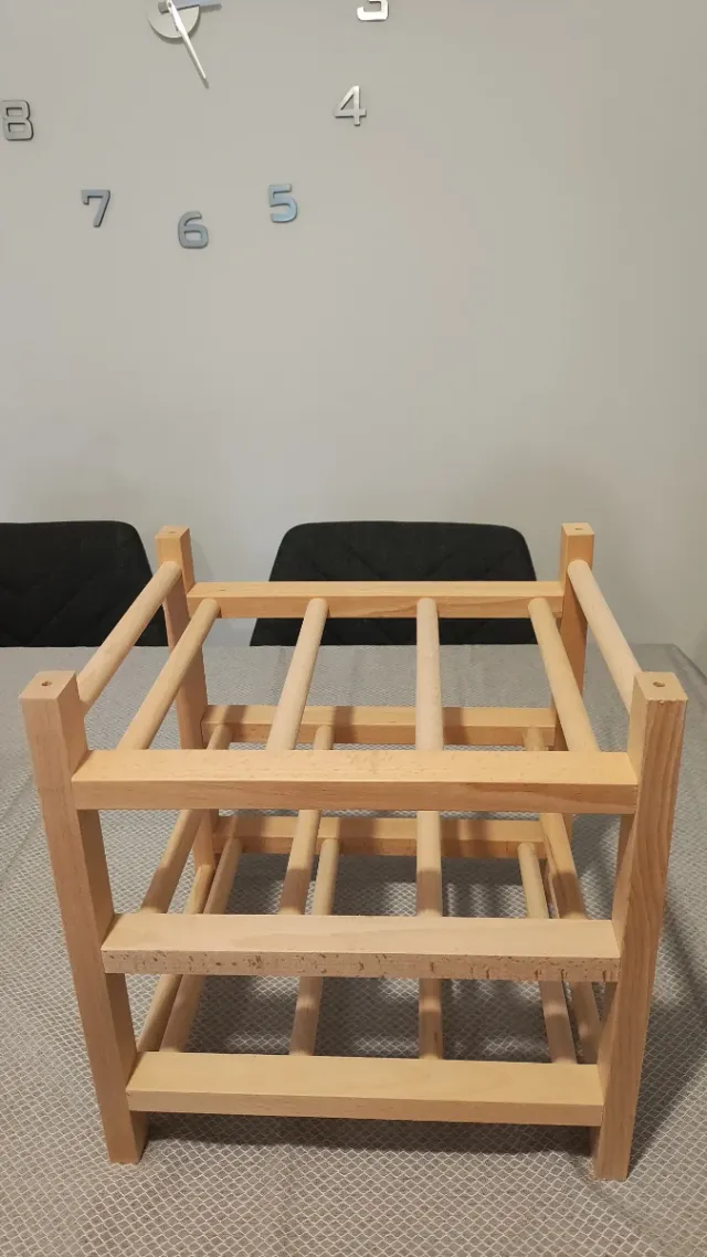 Botellero de madera maciza - Ikea.