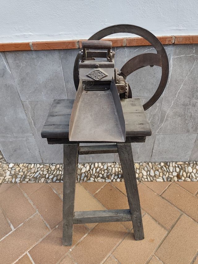 Máquina trituradora de tabaco ZAGA