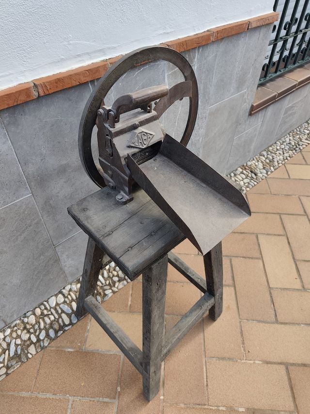 Máquina trituradora de tabaco ZAGA