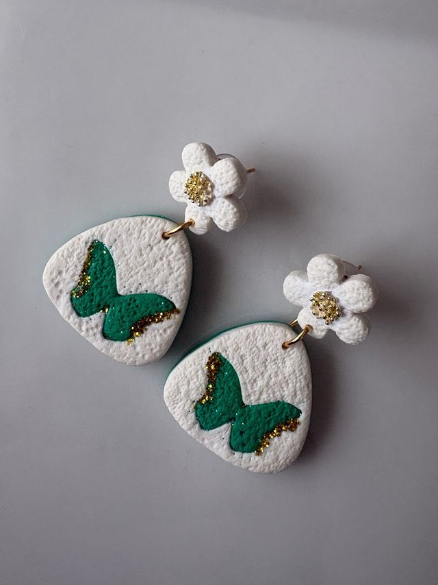 Pendientes arcilla polimérica mariposa