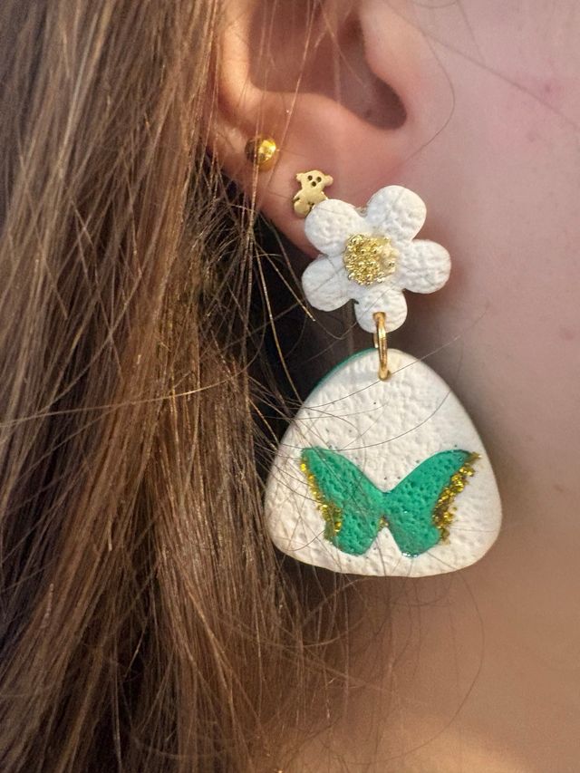 Pendientes arcilla polimérica mariposa