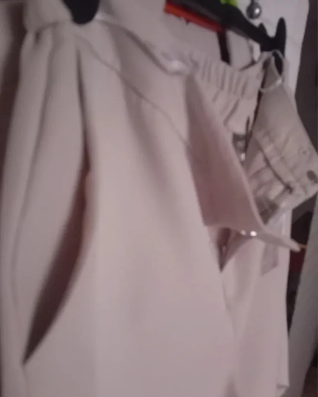 Traje Bege Pepco Tamanho 44 + Óculos de Sol