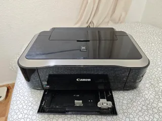 Impresora Canon Pixma Negra y Plateada