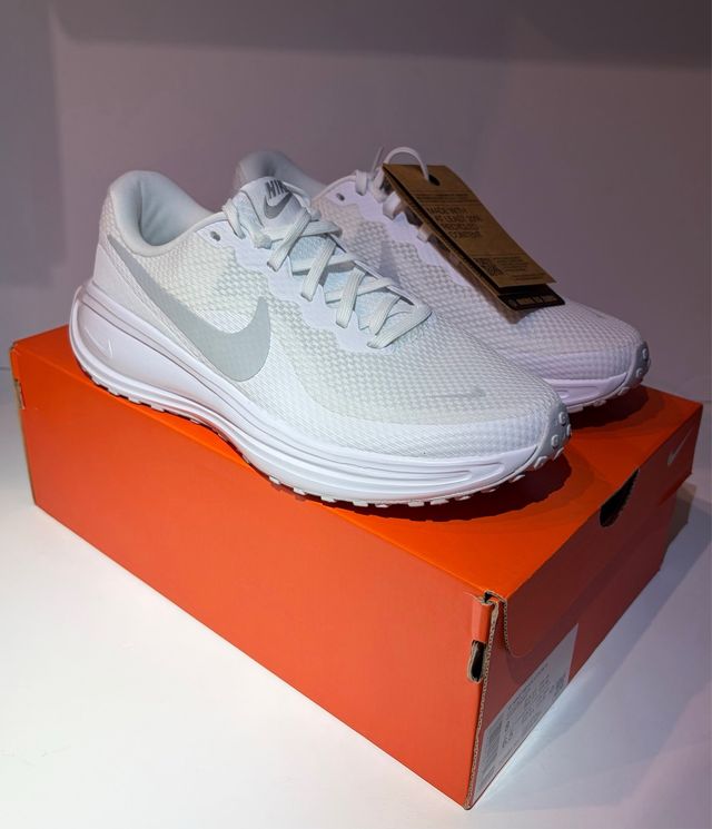 Sneakers Nike Grigie e Bianche