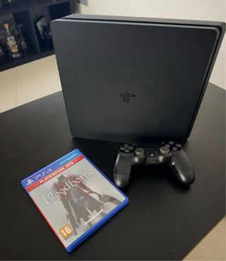 Consola PS4 Slim Negra + Mando + Bloodborne