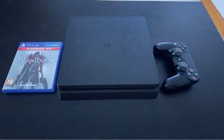 Consola PS4 Slim Negra + Mando + Bloodborne