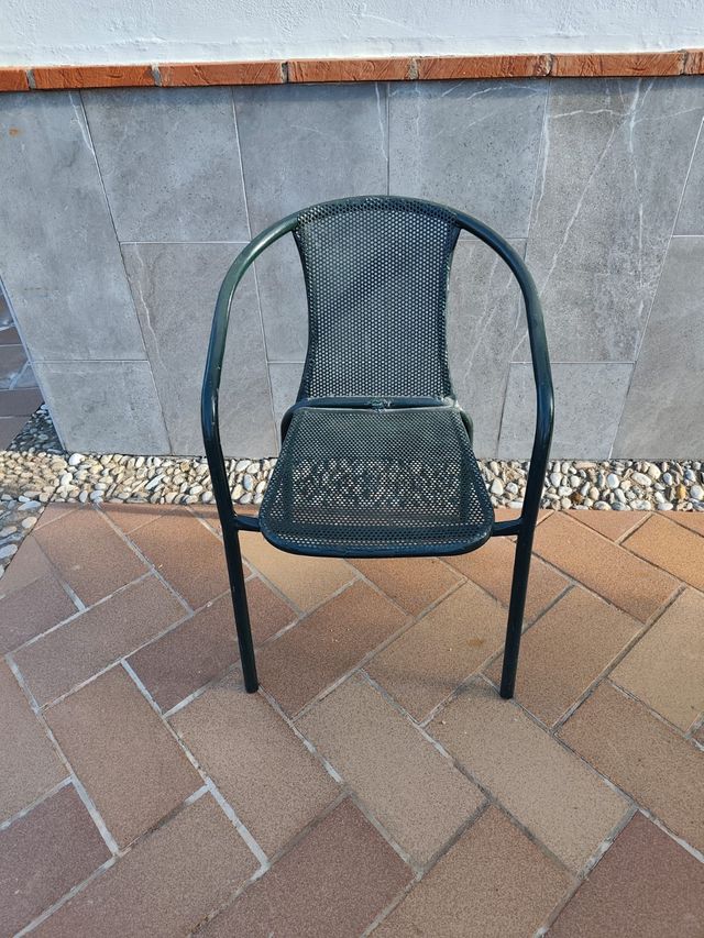 13 Sillas de Hierro Verdes