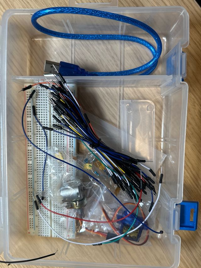 Kit Arduino UNO con componentes